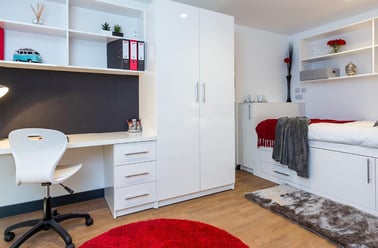 Portswood Road, Portswood, Southampton - Image 2